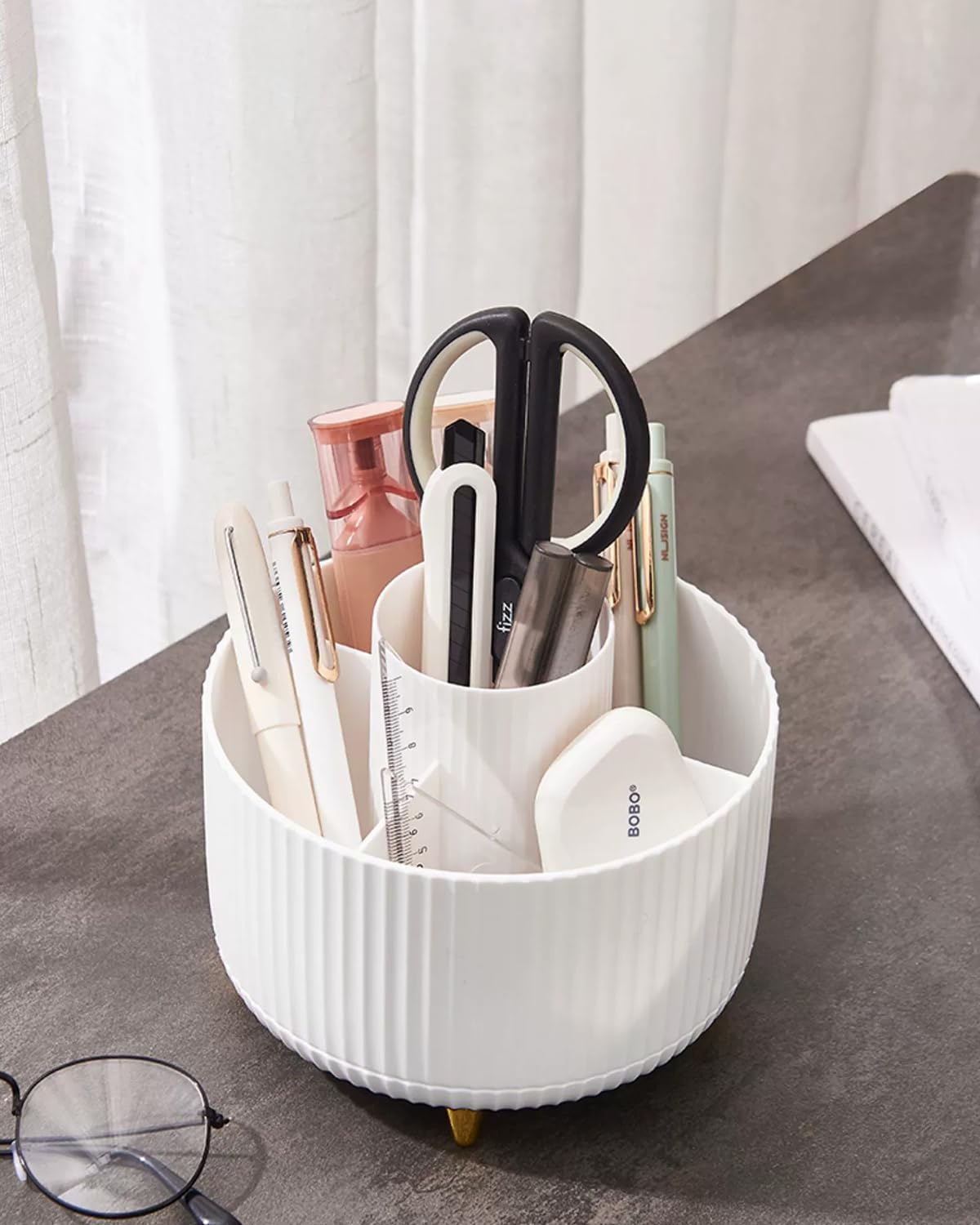Nuangoo Kosmetik Make Up Organizer, 360°Drehbarer Pinsel Organizer,Kosmetikregal Kosmetik Organizers für Zimmer Decor Frisiertisch,Schlafzimmer,Badezimmer. (weiß)